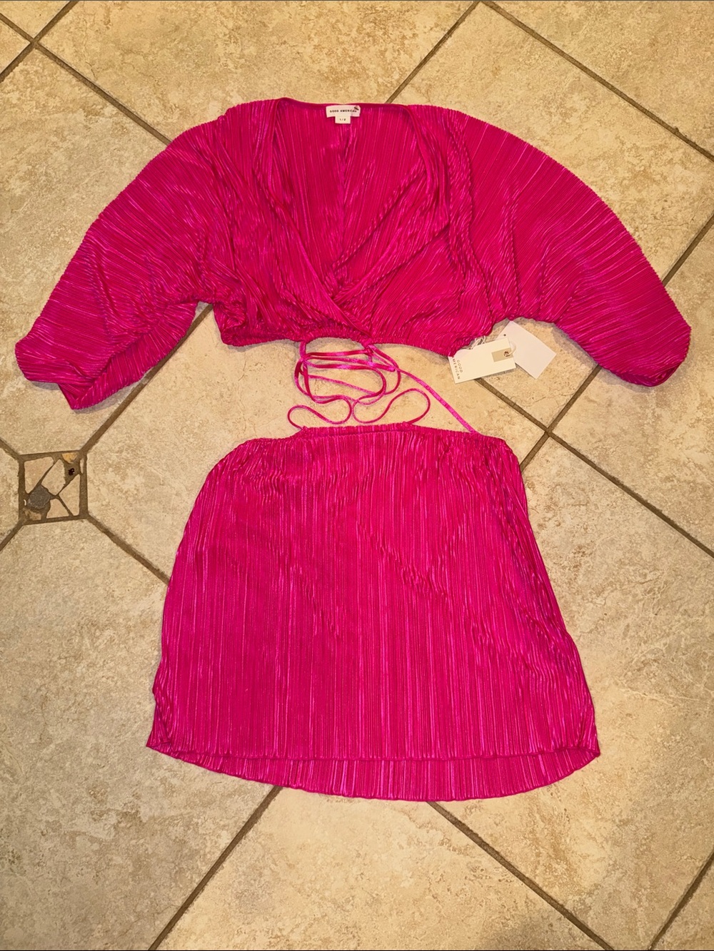 Good American Hot Pink Pleated Mini Skirt